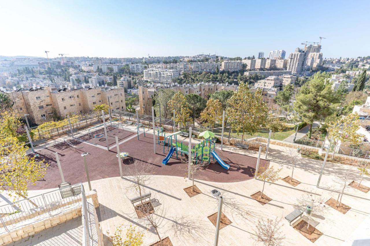 Deluxe 3 Bedrooms Flat In Residential Area Yerusalem Bagian luar foto