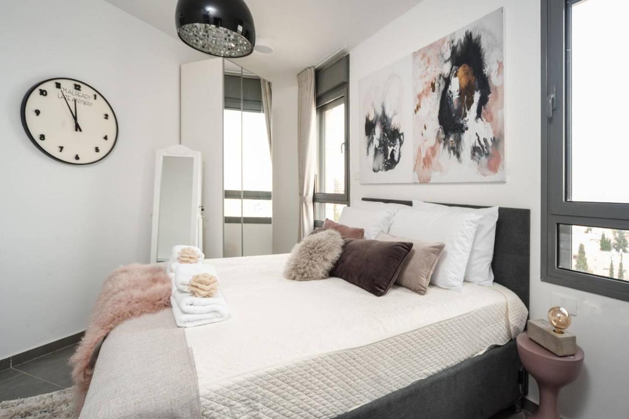 Deluxe 3 Bedrooms Flat In Residential Area Yerusalem Bagian luar foto
